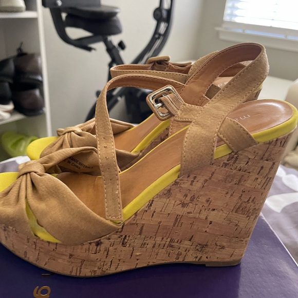 CASTAMERE Women's Sky High Wedge Heel - Picture 7 of 8